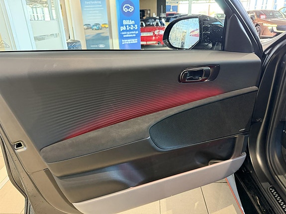 Hyundai Ioniq 6 7 of 12
