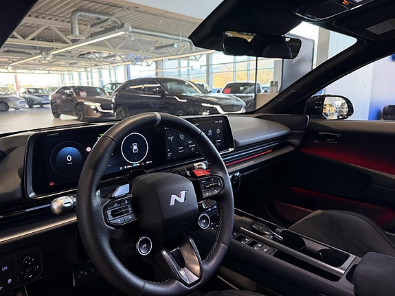 Hyundai Ioniq 6 8 of 12