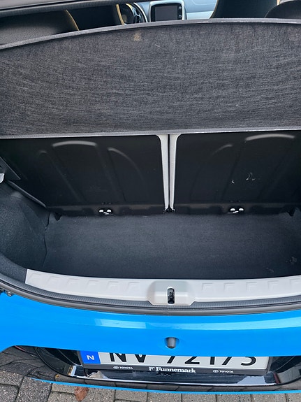 Toyota Aygo 7 of 9