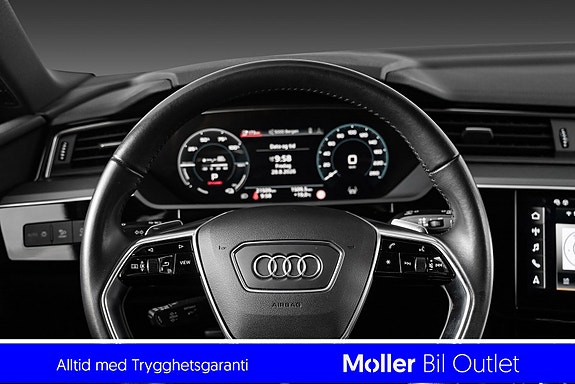Audi e-tron 9 of 19