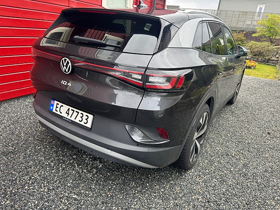 Volkswagen ID.4 2 of 17