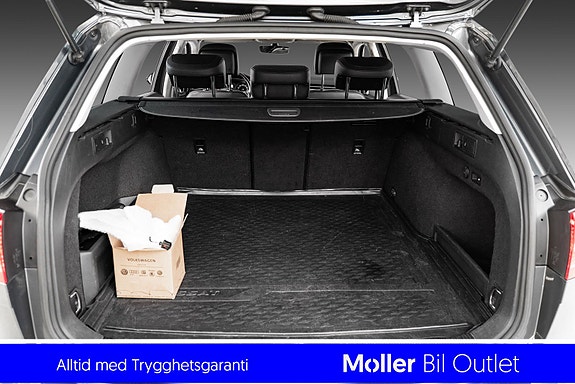 Volkswagen Passat Alltrack 16 of 19
