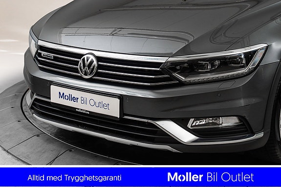 Volkswagen Passat Alltrack 2 of 19