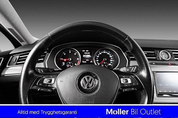 Volkswagen Passat Alltrack 8 of 19