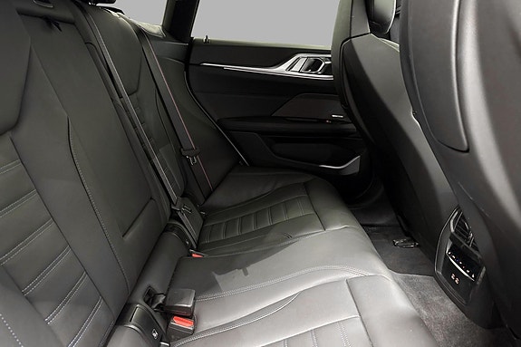 BMW i4 17 of 20