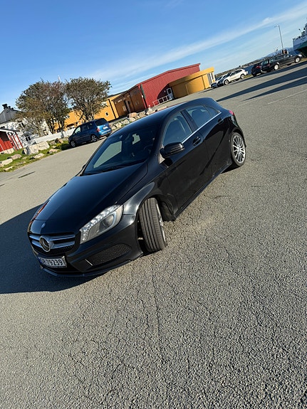 Mercedes-Benz A180 d 2 of 15