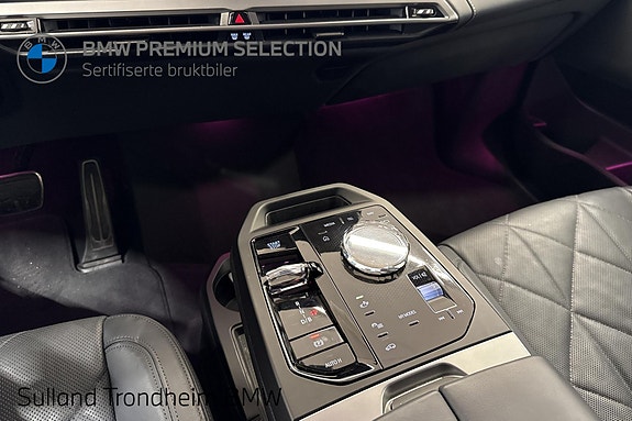 BMW iX 23 of 27