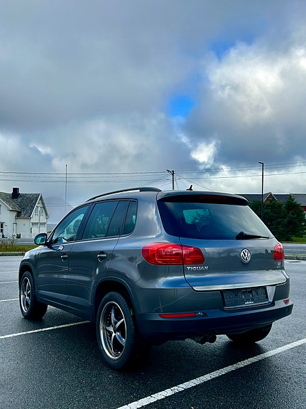 Volkswagen Tiguan 4 of 17