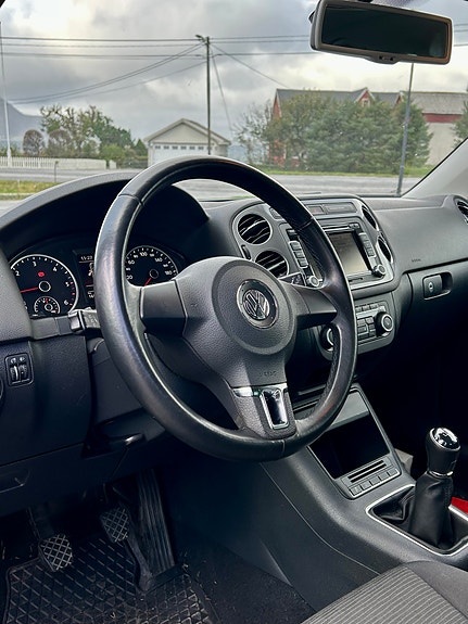 Volkswagen Tiguan 10 of 17