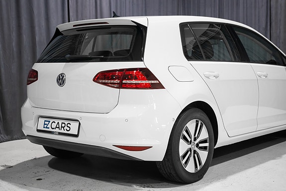 Volkswagen e-Golf VII 11 of 30