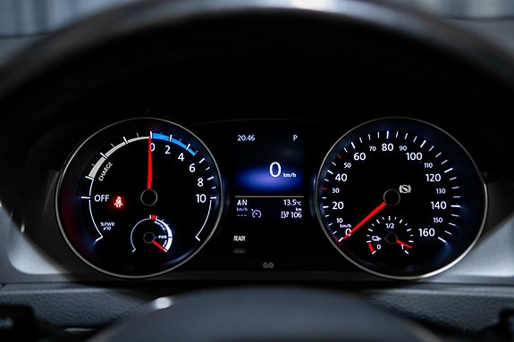 Volkswagen e-Golf VII 25 of 30