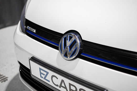 Volkswagen e-Golf VII 7 of 30
