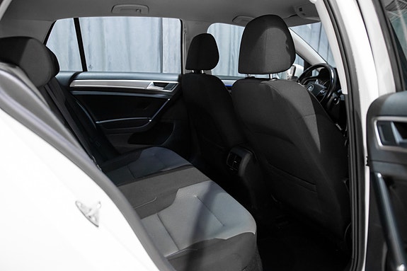 Volkswagen e-Golf VII 21 of 30