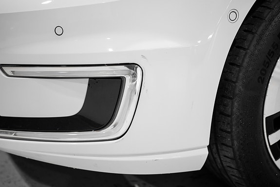 Volkswagen e-Golf VII 10 of 30