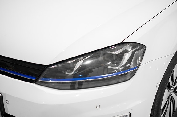 Volkswagen e-Golf VII 8 of 30