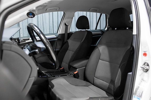 Volkswagen e-Golf VII 16 of 30