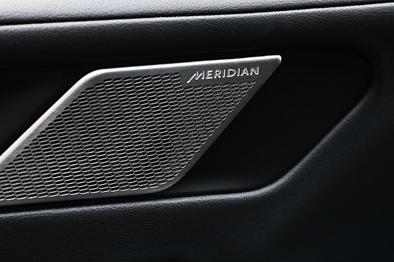 Jaguar I-PACE 16 of 24