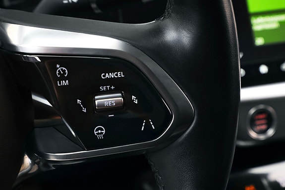 Jaguar I-PACE 15 of 24