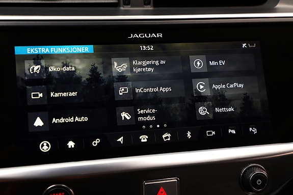 Jaguar I-PACE 22 of 24