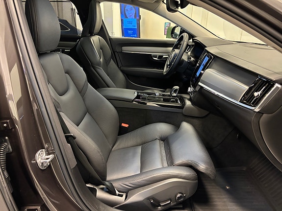 Volvo V90 13 of 30