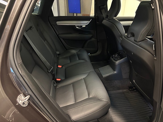 Volvo V90 30 of 30
