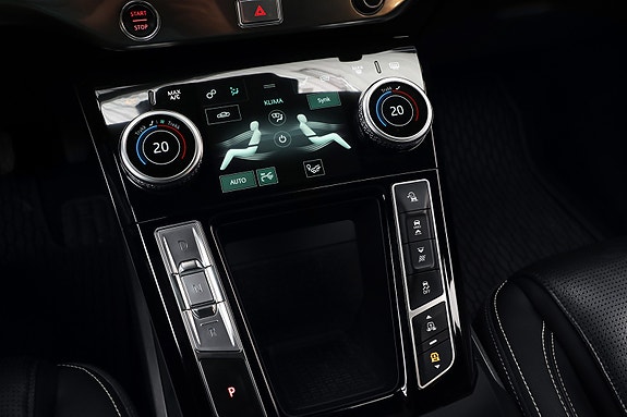 Jaguar I-PACE 19 of 27