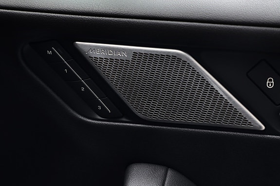 Jaguar I-PACE 27 of 27