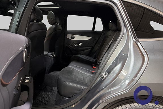 Mercedes-Benz EQC400 13 of 30