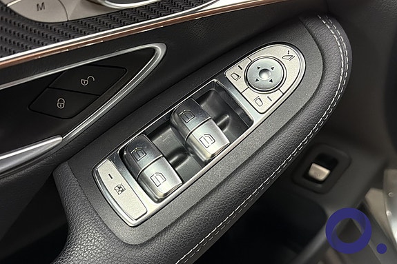 Mercedes-Benz EQC400 14 of 30