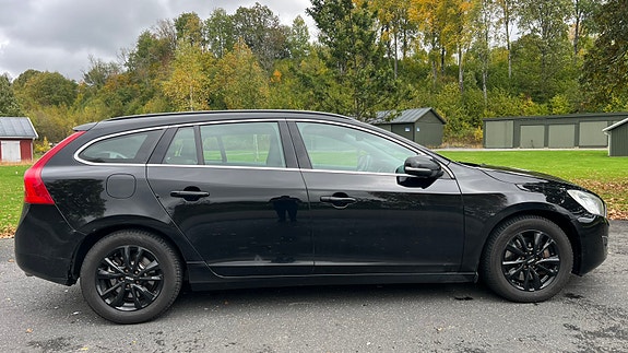 Volvo V60 7 of 16
