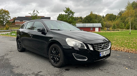 Volvo V60 8 of 16