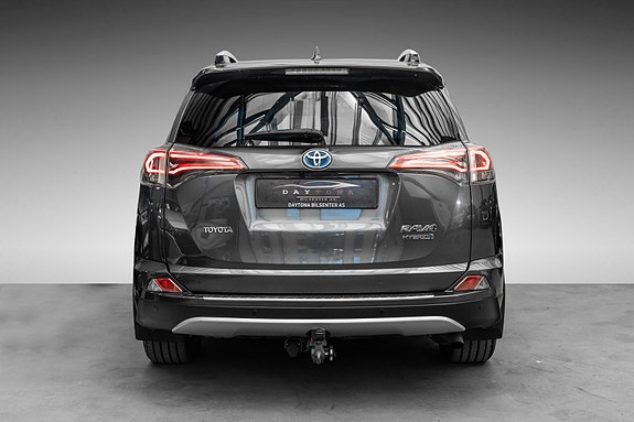 Toyota RAV4 6 of 25