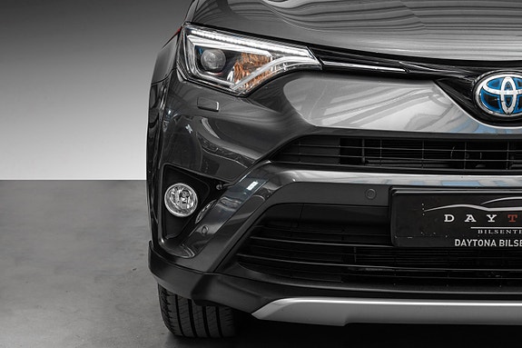 Toyota RAV4 7 of 25