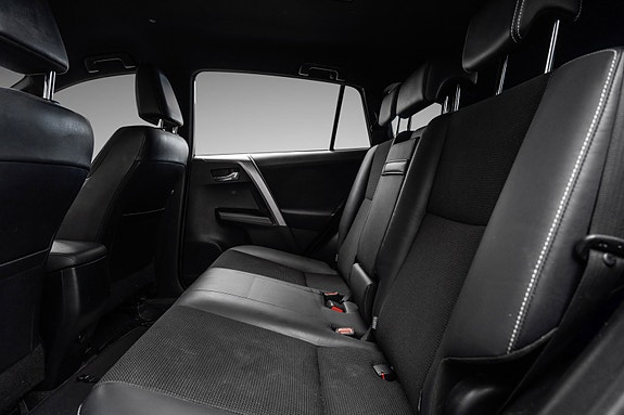 Toyota RAV4 14 of 25