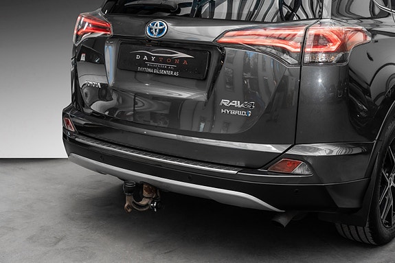 Toyota RAV4 4 of 25