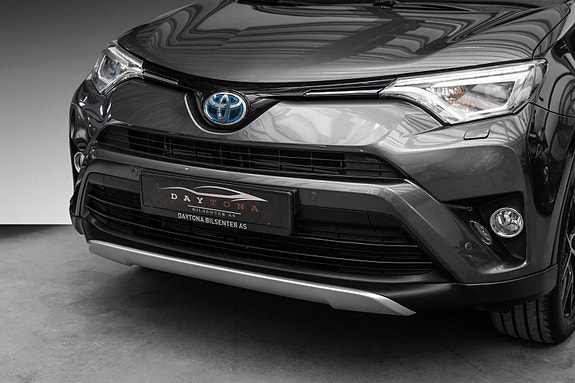 Toyota RAV4 3 of 25