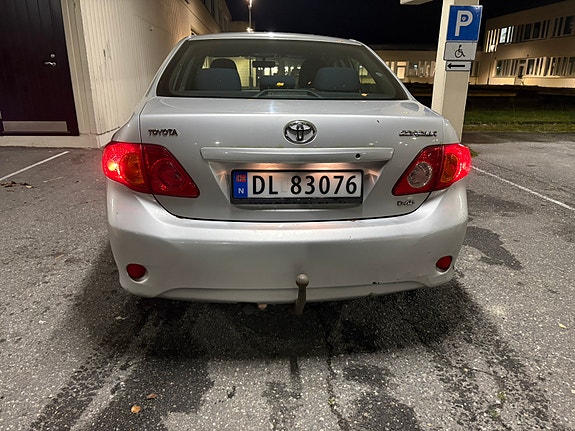 Toyota Corolla 6 of 13