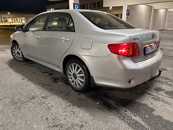Toyota Corolla 5 of 13