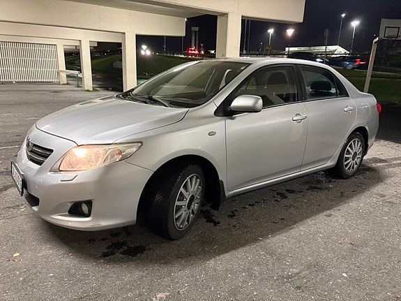 Toyota Corolla 4 of 13