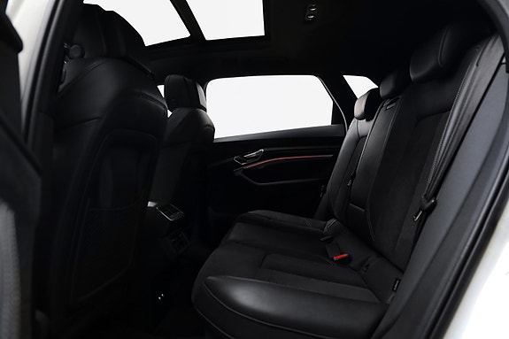 Audi e-tron 13 of 30