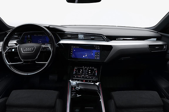 Audi e-tron 16 of 30