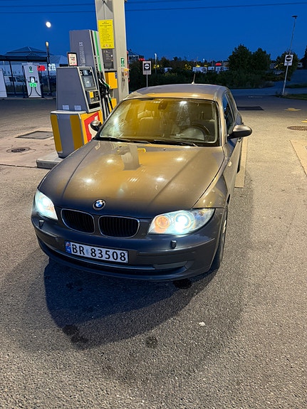 BMW 116d 2 of 6