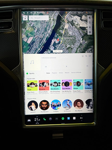 Tesla Model X 25 of 30