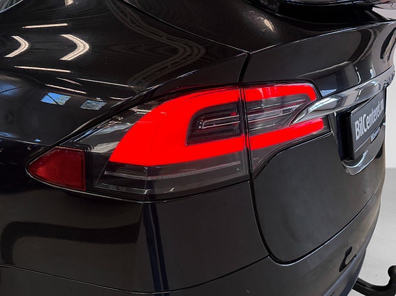Tesla Model X 14 of 30