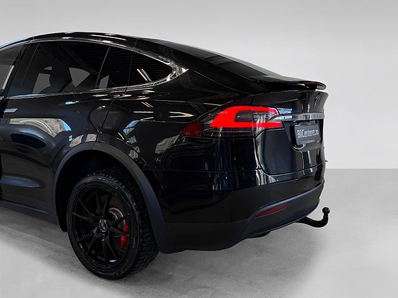 Tesla Model X 13 of 30