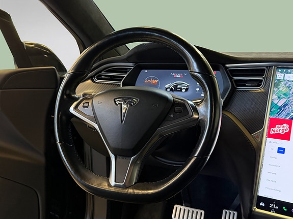 Tesla Model X 21 of 30
