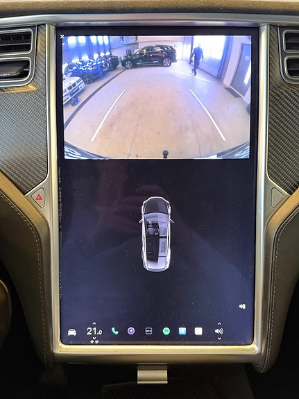 Tesla Model X 26 of 30
