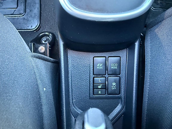 Toyota Yaris 14 of 16
