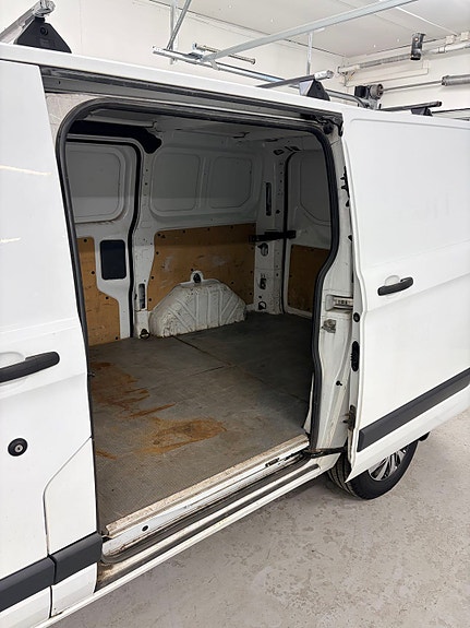 Ford Transit 18 of 21