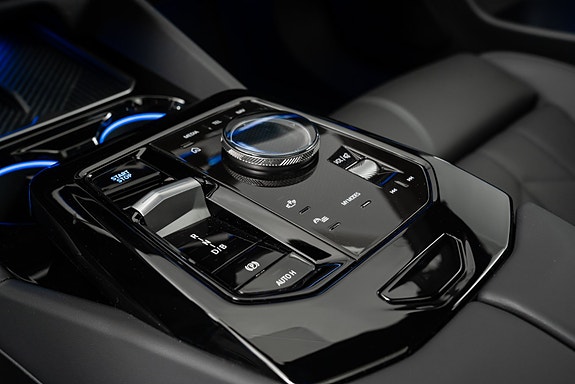 BMW i5 15 of 30